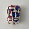 Verwebt in Blau und Pink, Keramik gebrannt, Gurte und Faden,19 x 14 x 9 cm,  2025